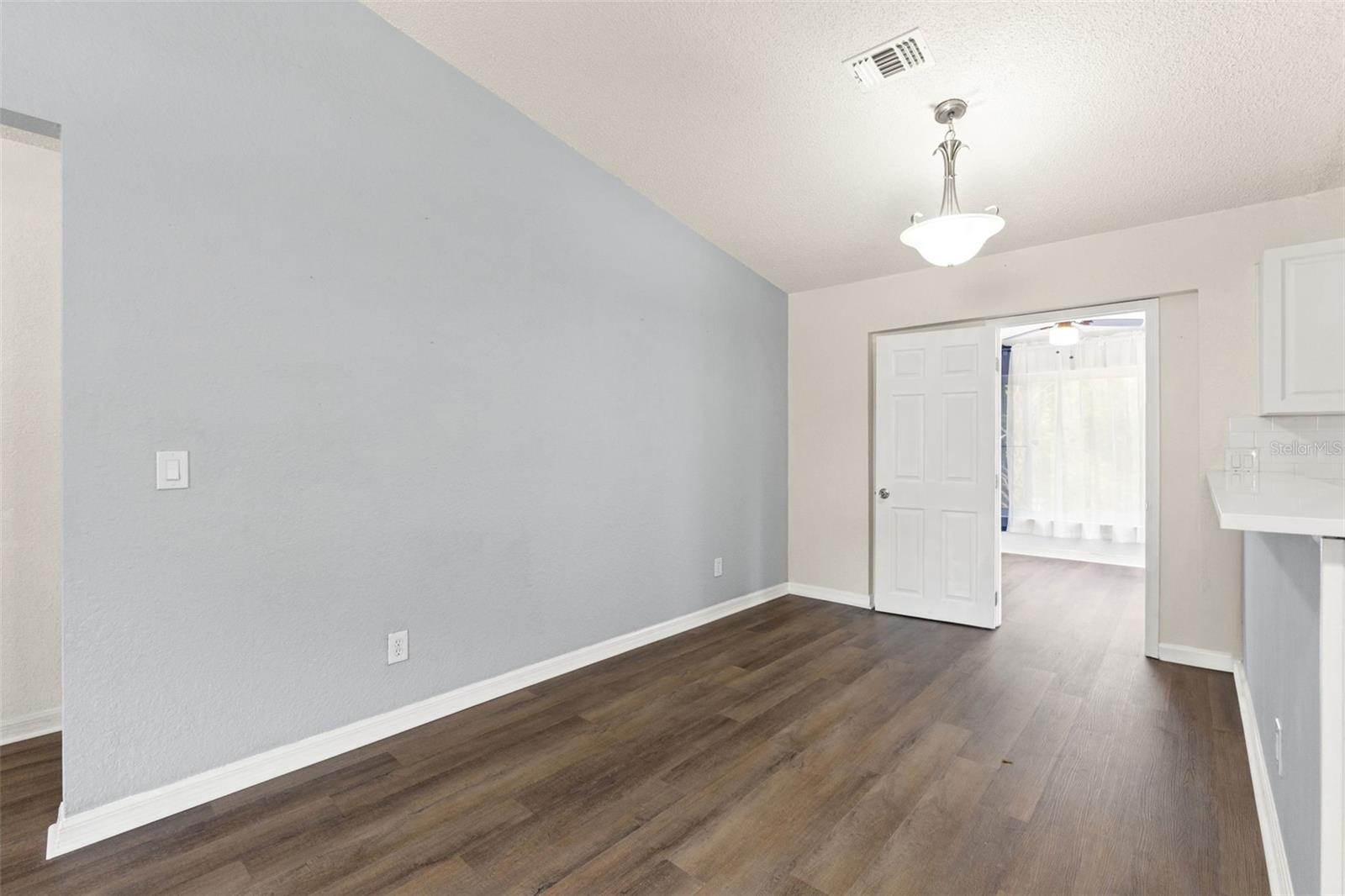 SPRING HILL - Residential