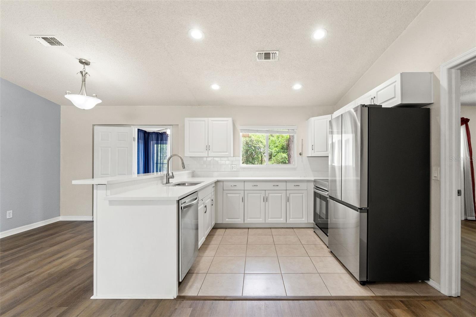 SPRING HILL - Residential
