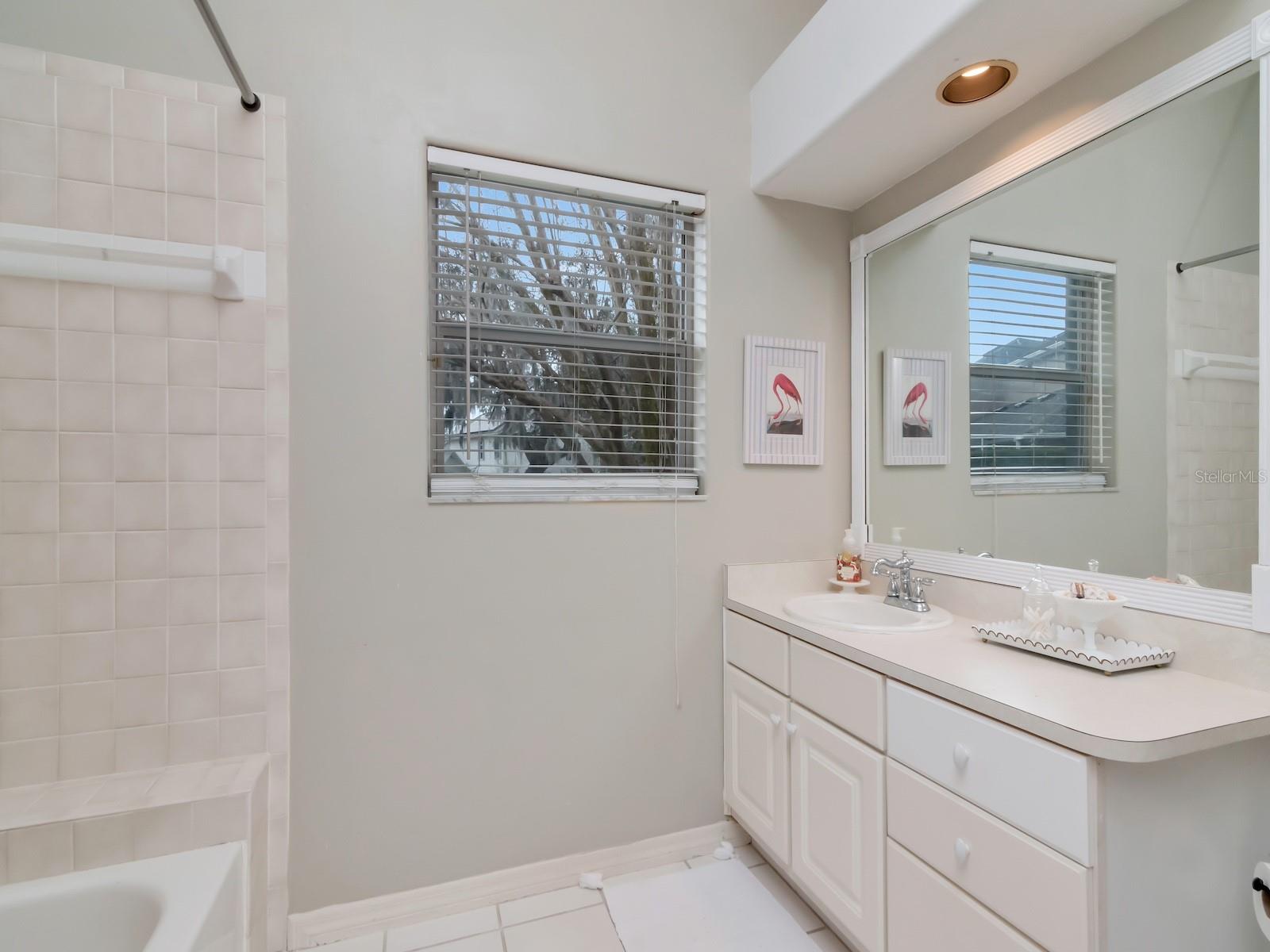 RIVER HILLS COUNTRY CLUB PH - Residential