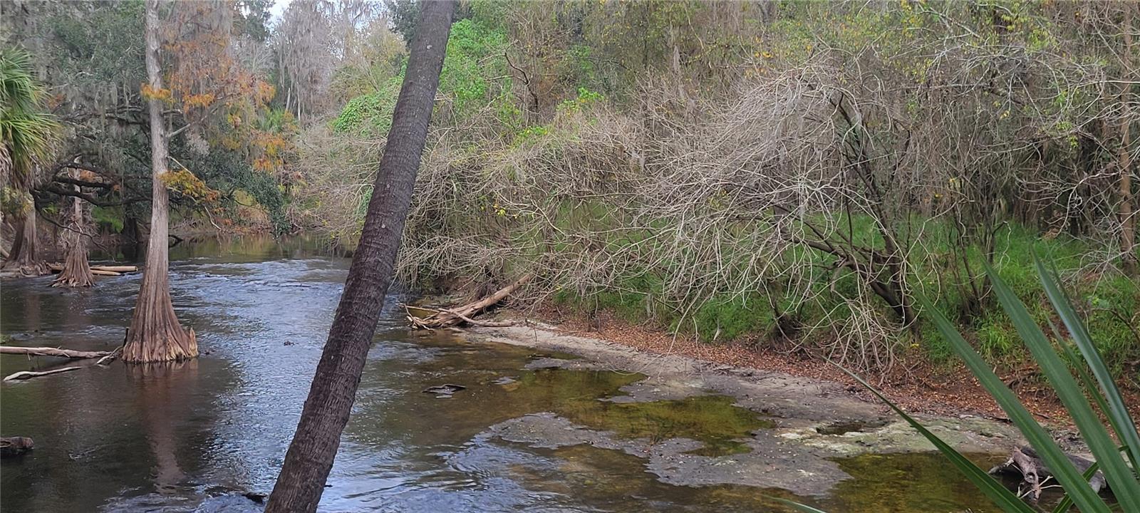 RIVER HILLS COUNTRY CLUB PH - Residential