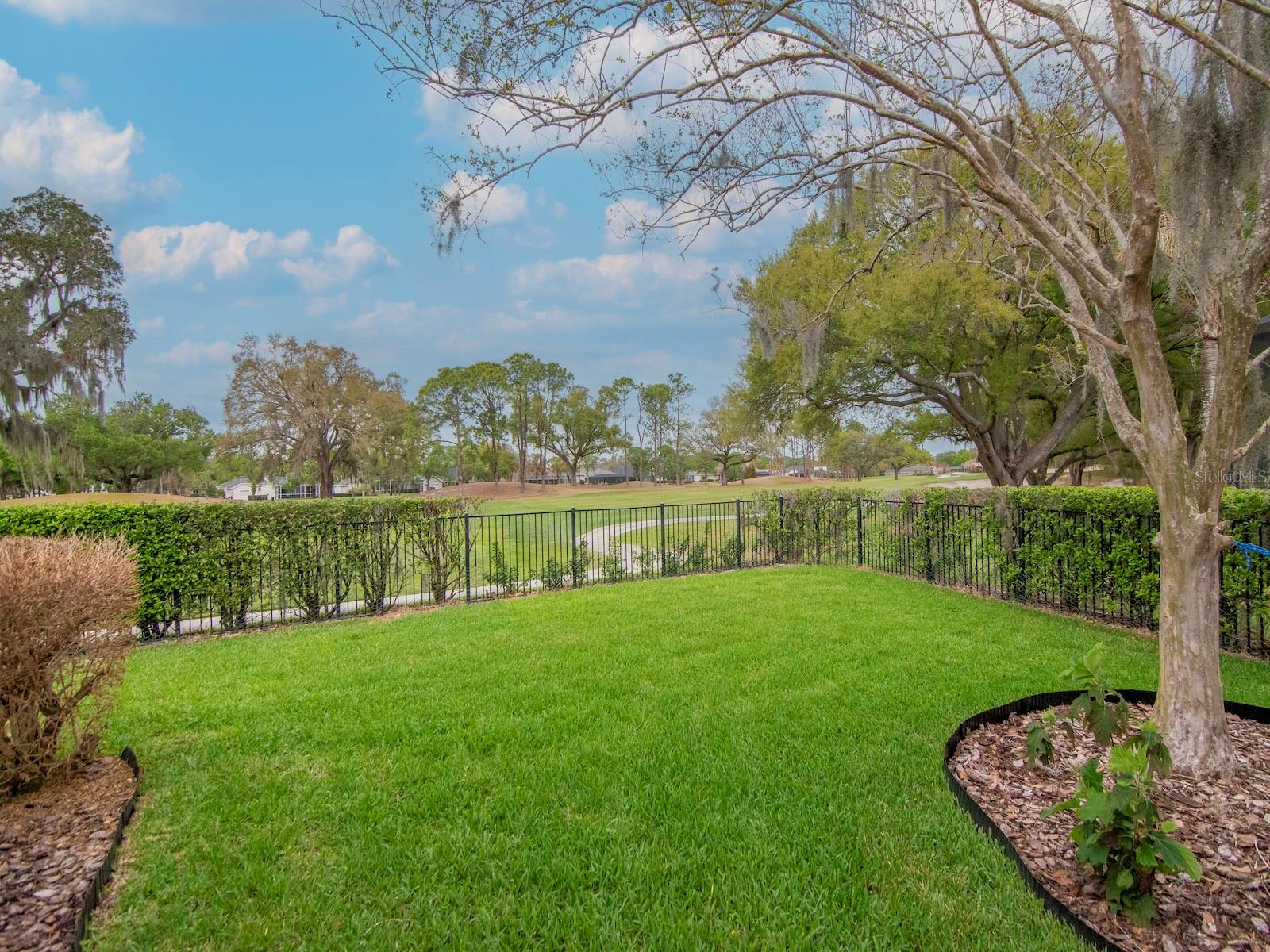 RIVER HILLS COUNTRY CLUB PH - Residential