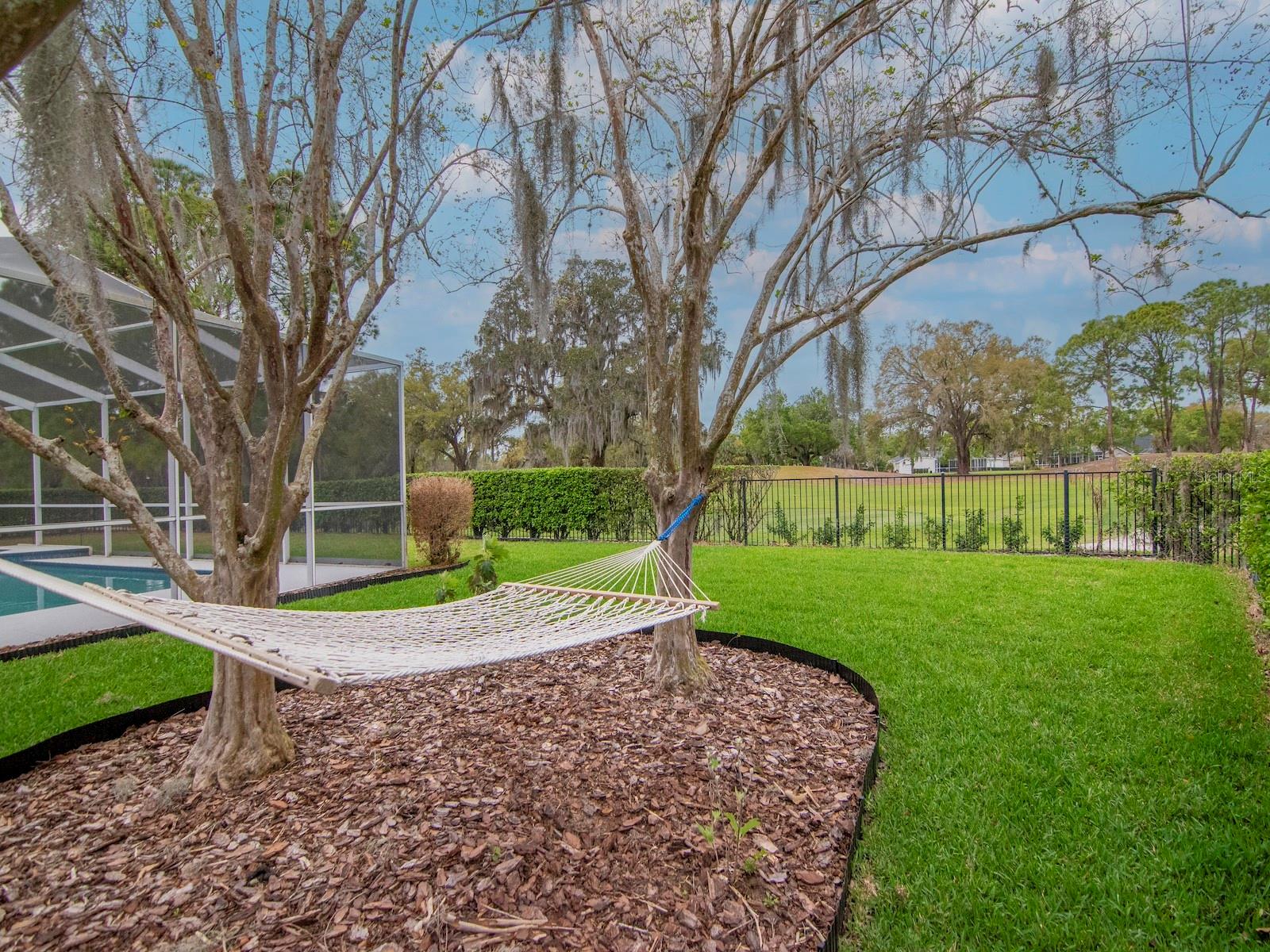 RIVER HILLS COUNTRY CLUB PH - Residential