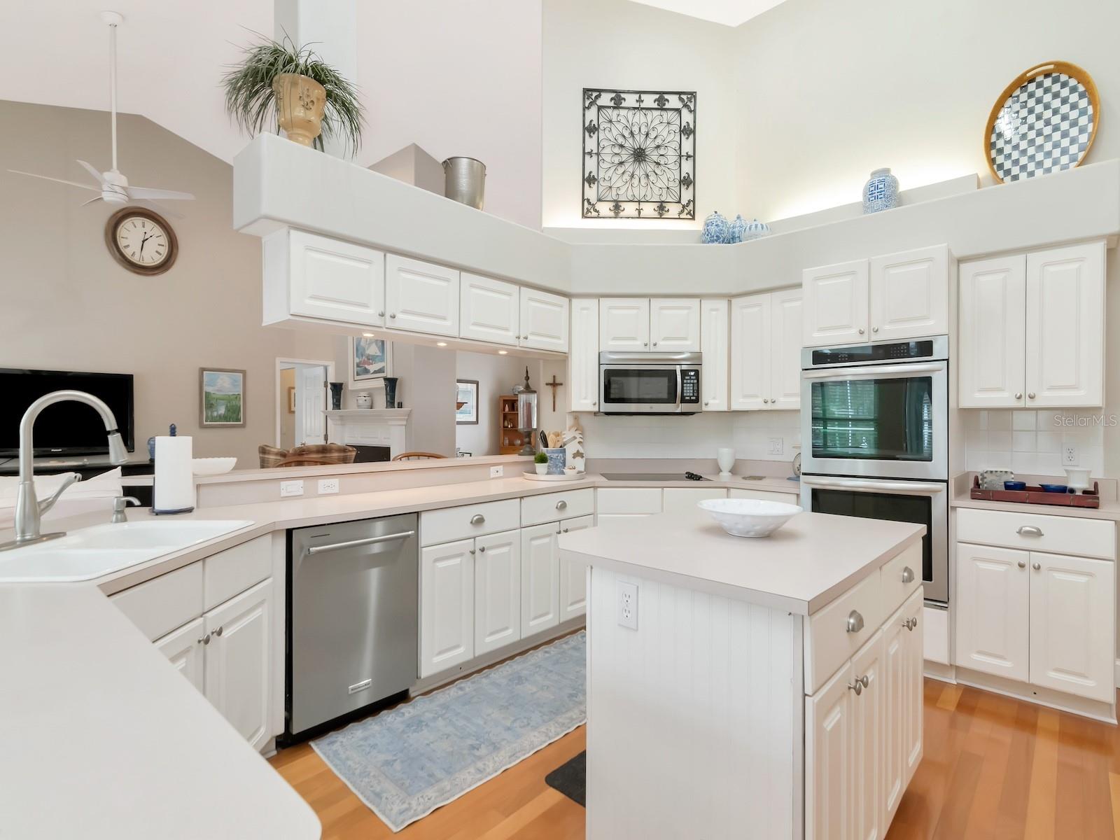 RIVER HILLS COUNTRY CLUB PH - Residential