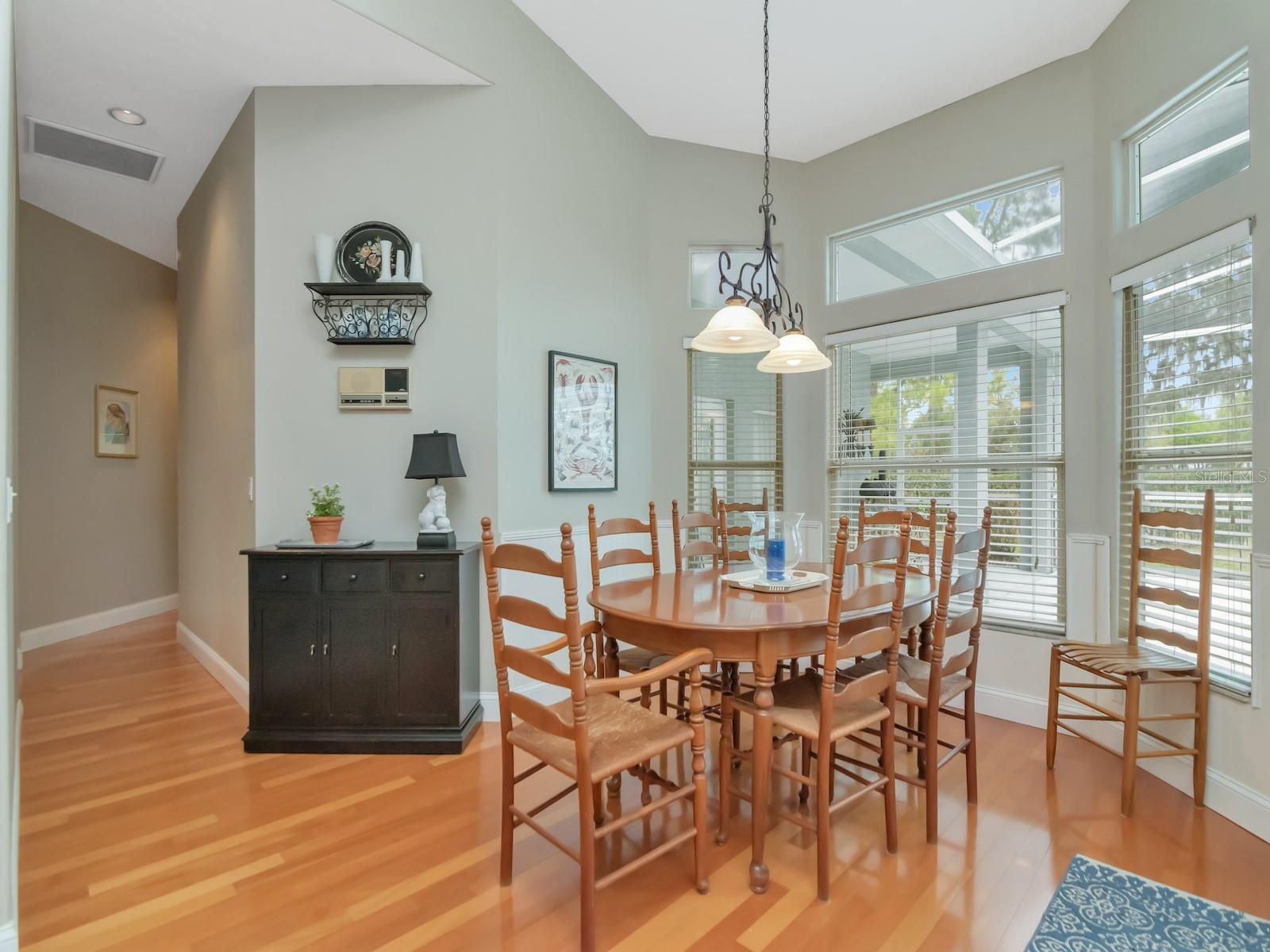 RIVER HILLS COUNTRY CLUB PH - Residential