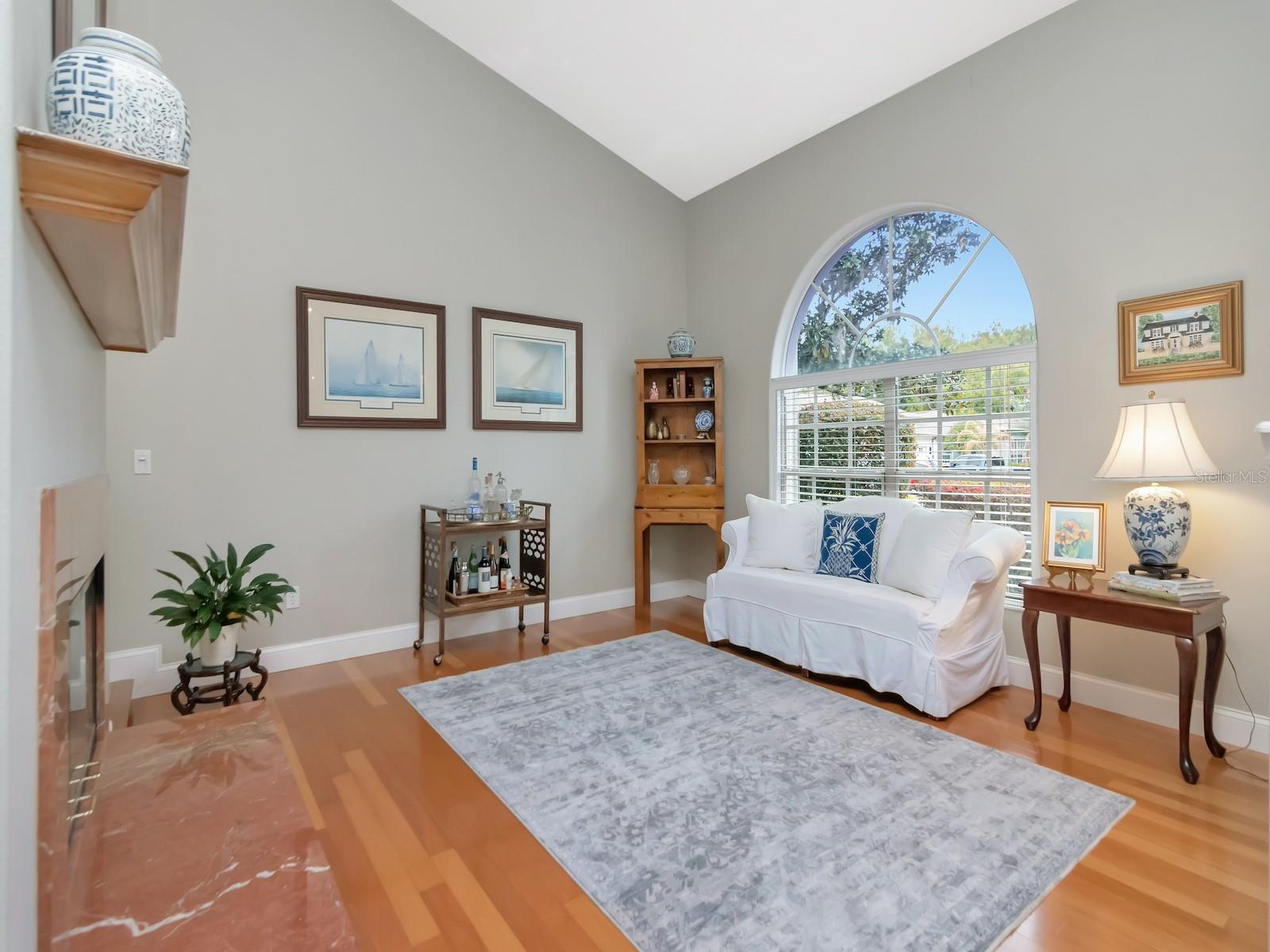 RIVER HILLS COUNTRY CLUB PH - Residential