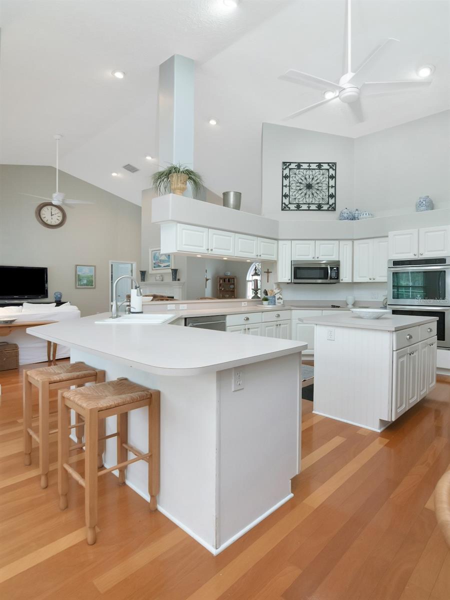 RIVER HILLS COUNTRY CLUB PH - Residential