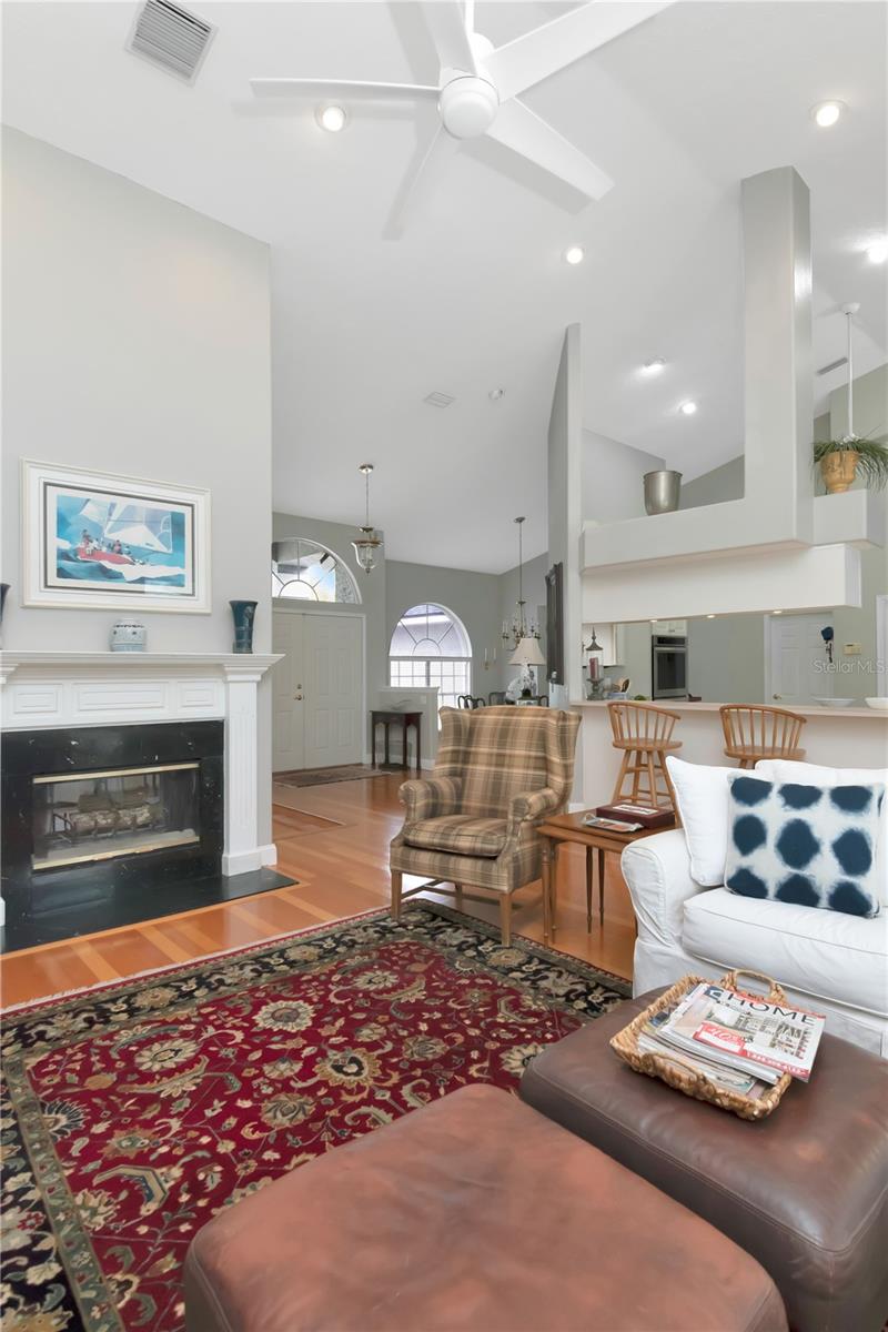 RIVER HILLS COUNTRY CLUB PH - Residential