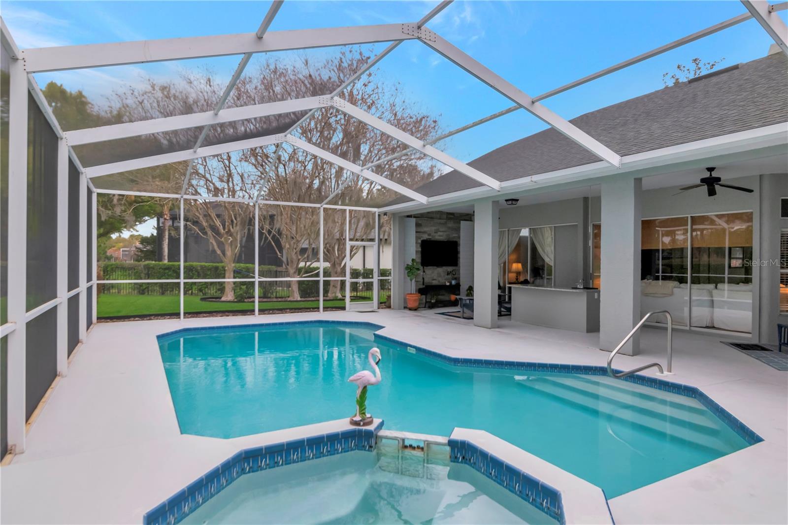 RIVER HILLS COUNTRY CLUB PH - Residential