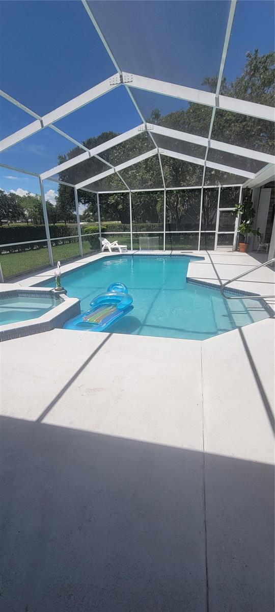 RIVER HILLS COUNTRY CLUB PH - Residential