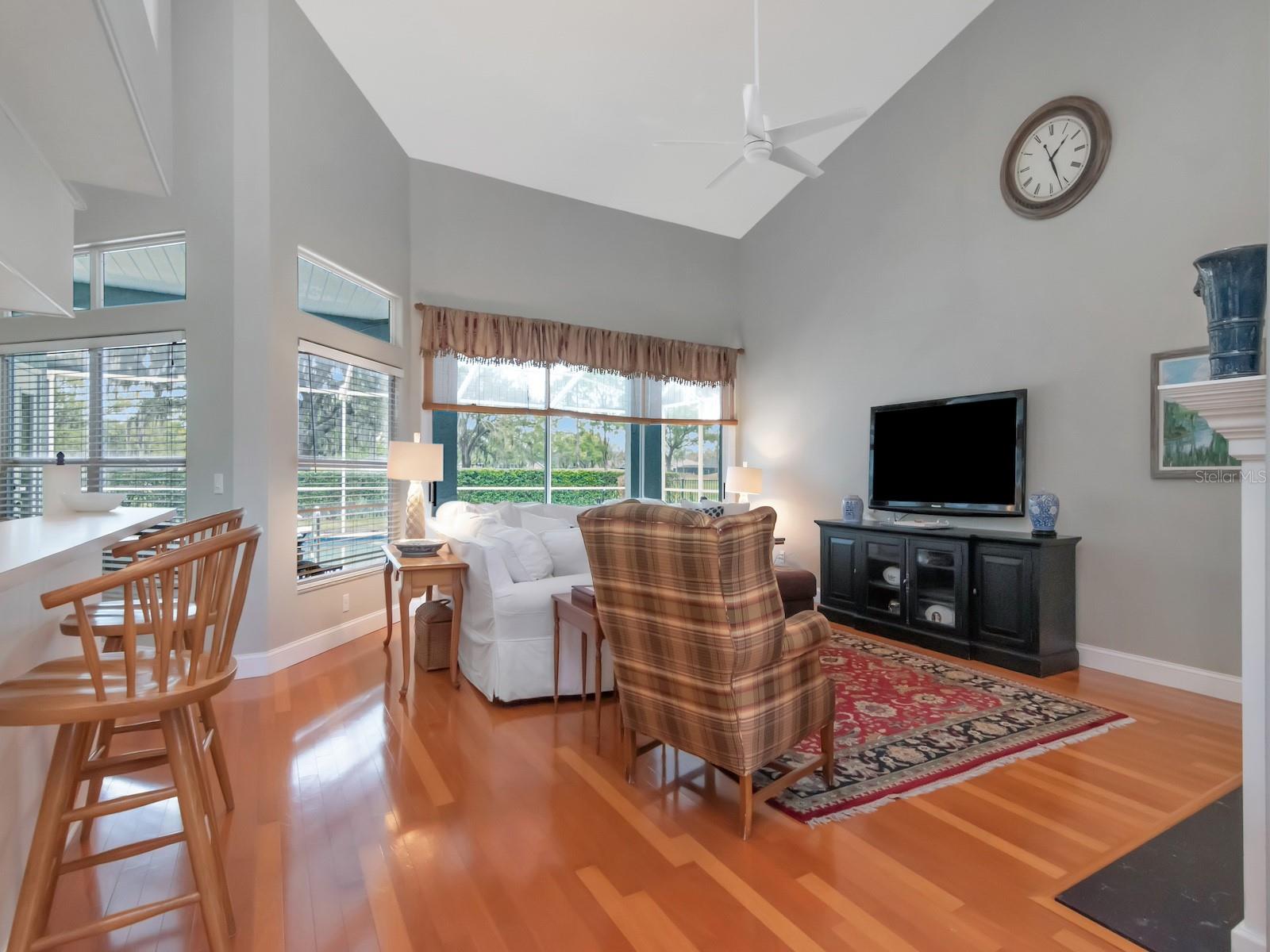 RIVER HILLS COUNTRY CLUB PH - Residential