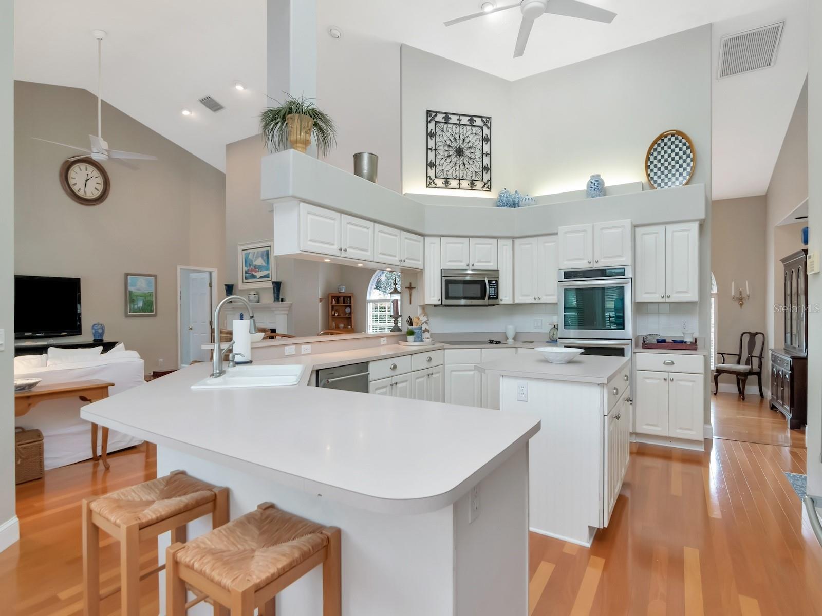 RIVER HILLS COUNTRY CLUB PH - Residential