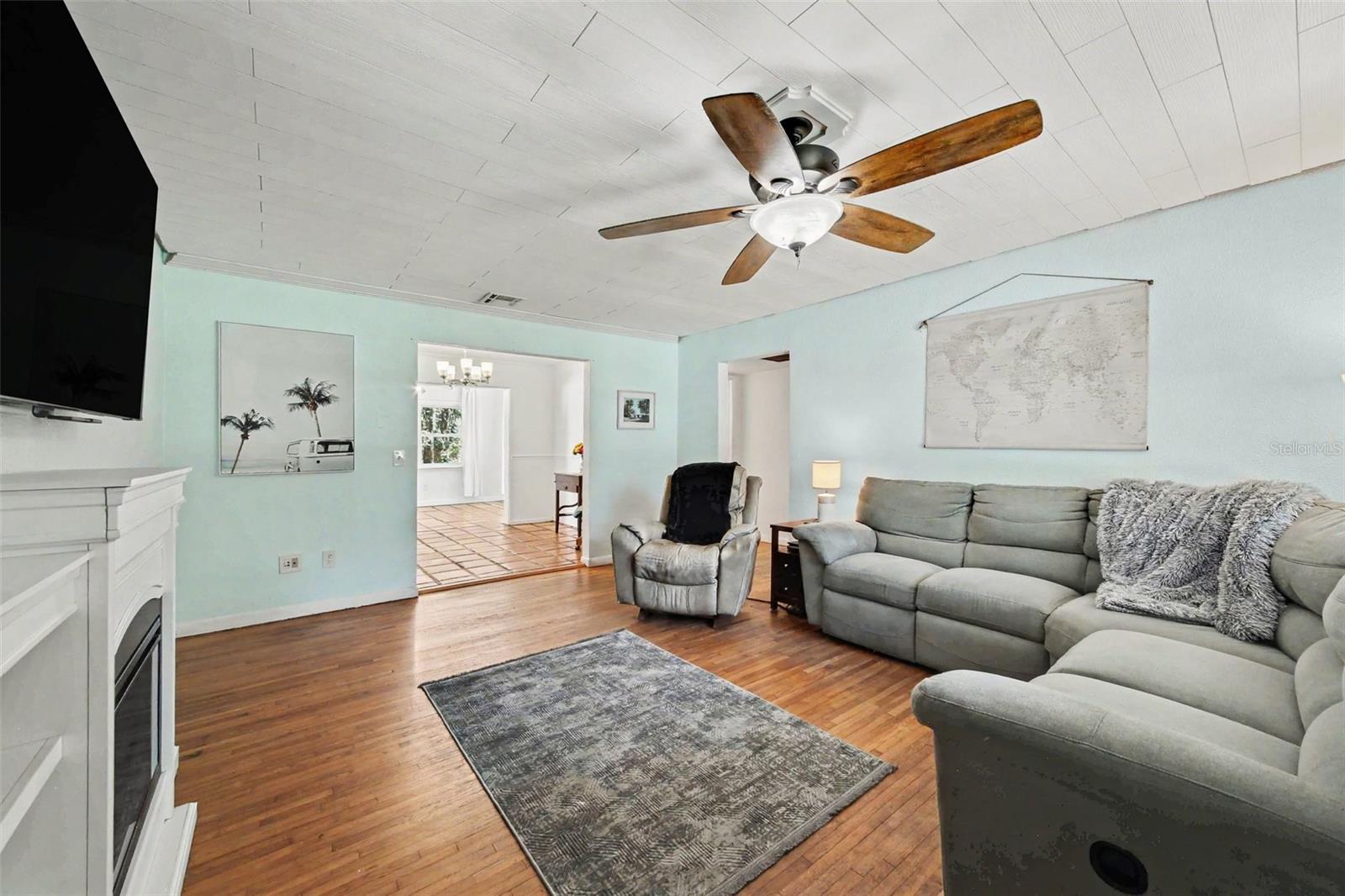 MIRROR LAKE MANOR - Residential