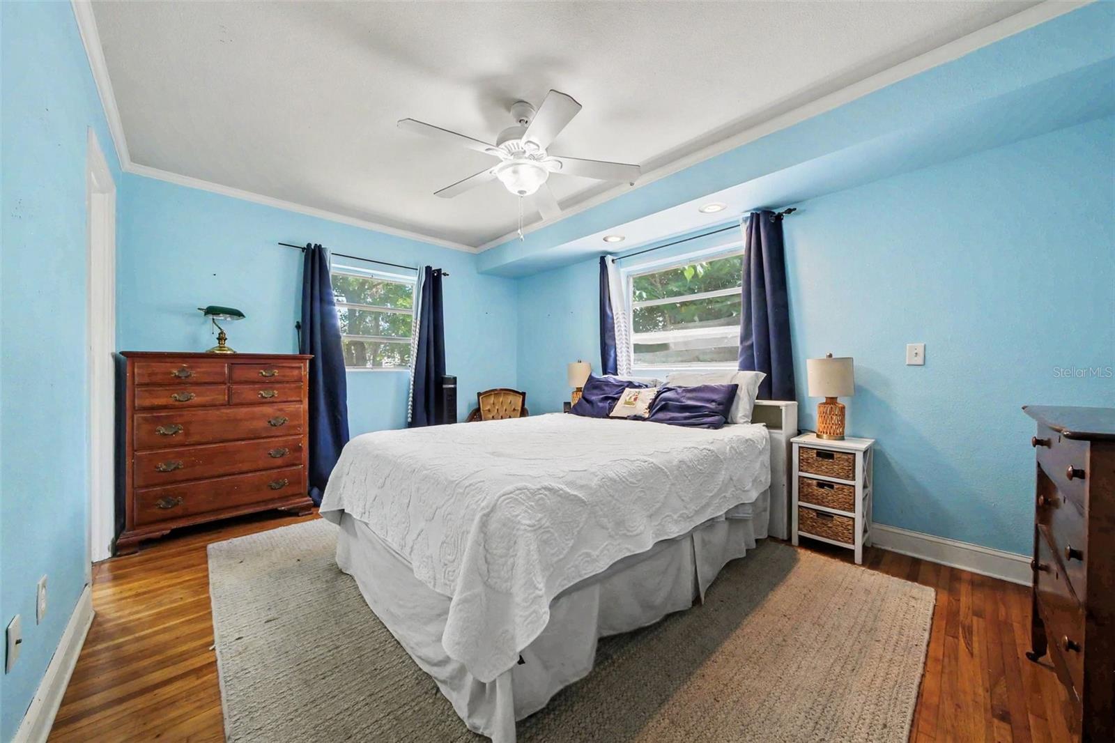 MIRROR LAKE MANOR - Residential