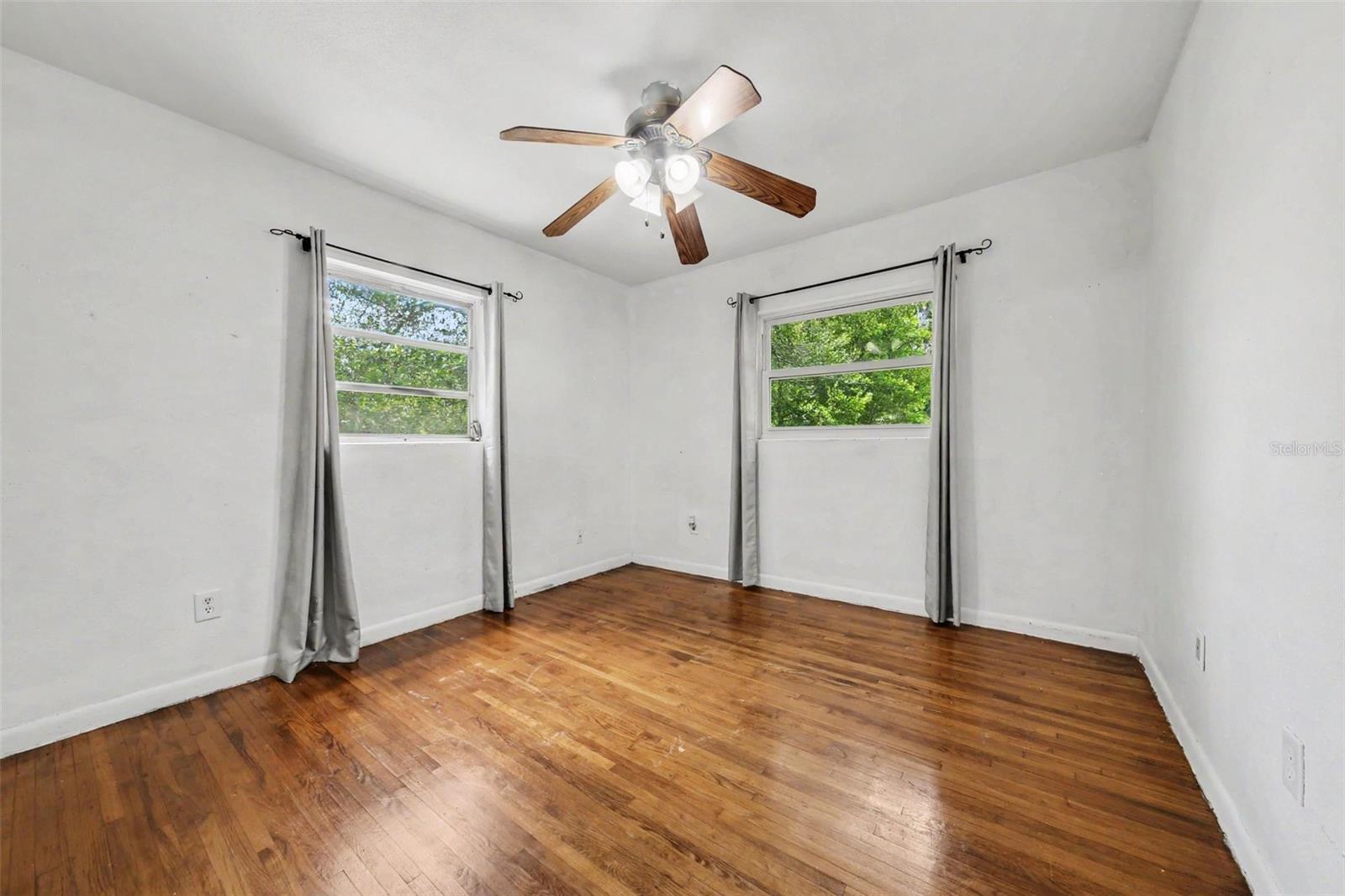 MIRROR LAKE MANOR - Residential