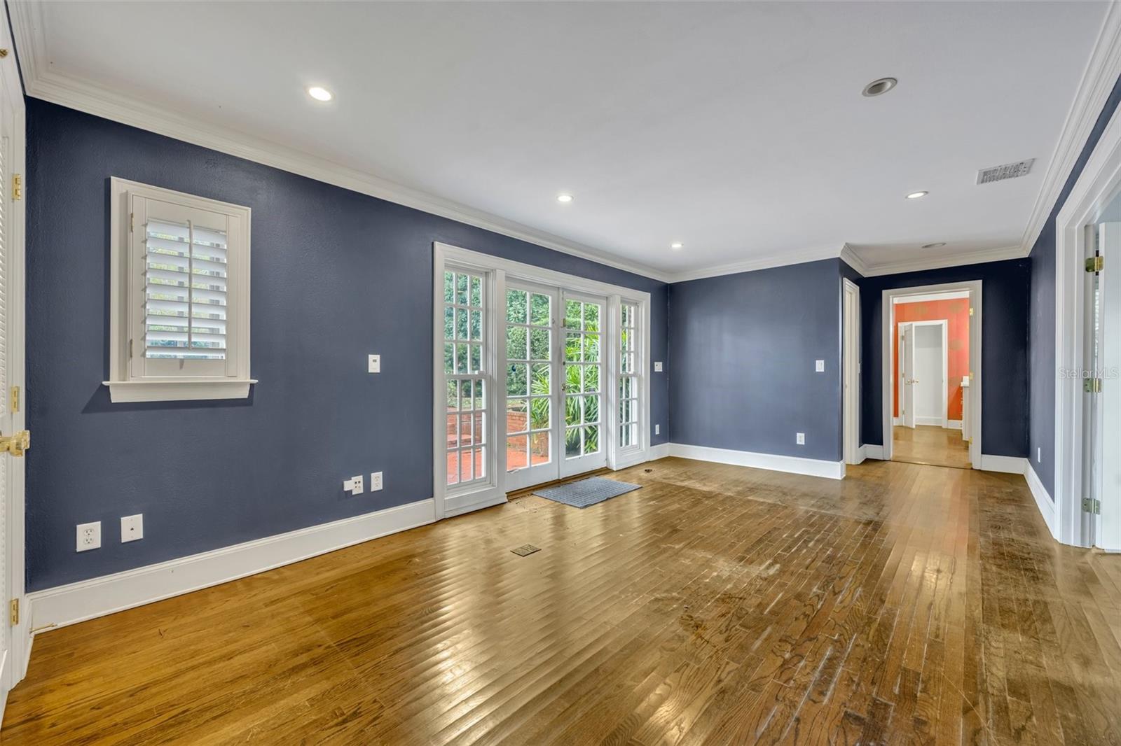 KEISERS REP SICILIAN SHORES - Land