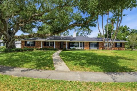 Photo of 3042 Samara Drive, Tampa, FL 33618 (MLS # TB8503964)