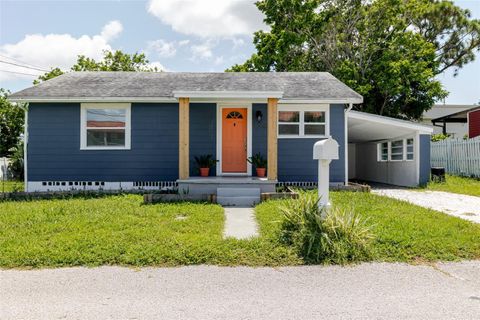 Photo of 10562 Lake Drive, Seminole, FL 33772 (MLS # A4662299)
