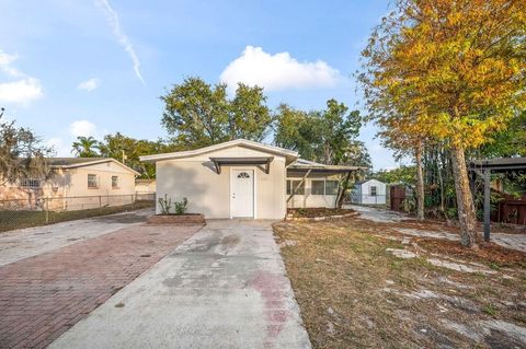 Photo of 5925 Hilltop Lane W, Lakeland, FL 33809 (MLS # O6370596)