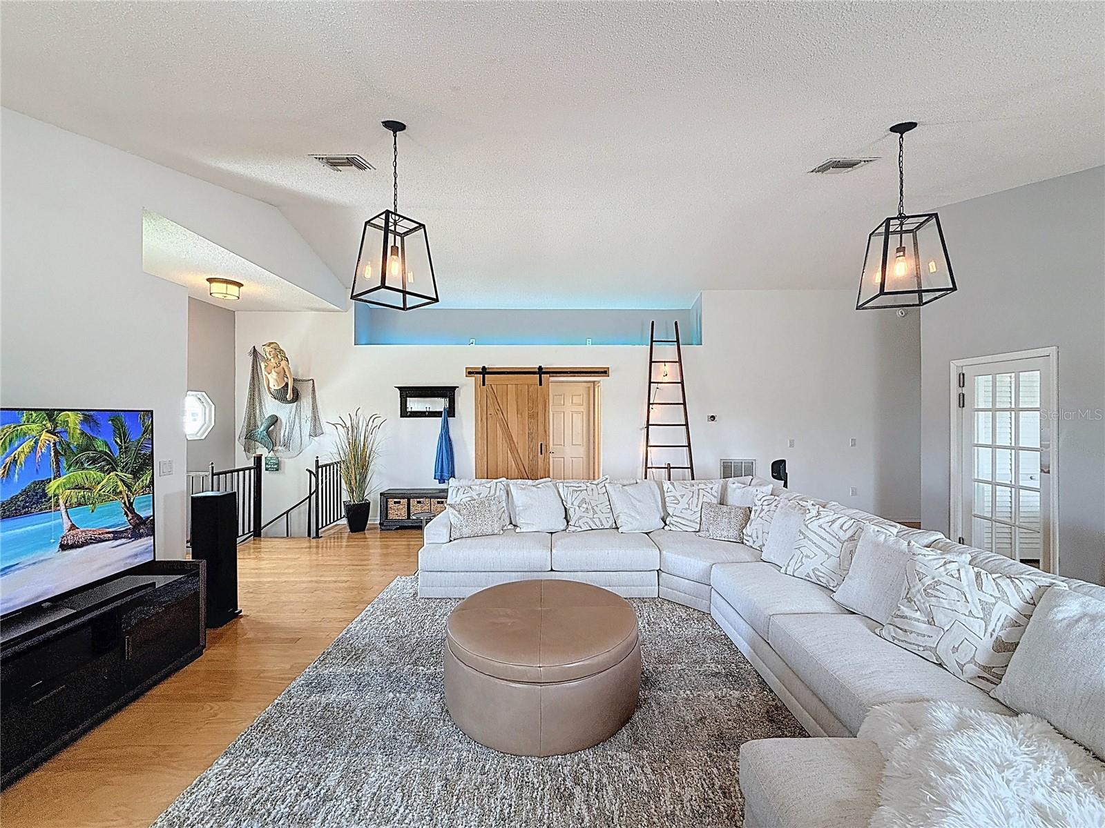 HERNANDO BEACH - Residential