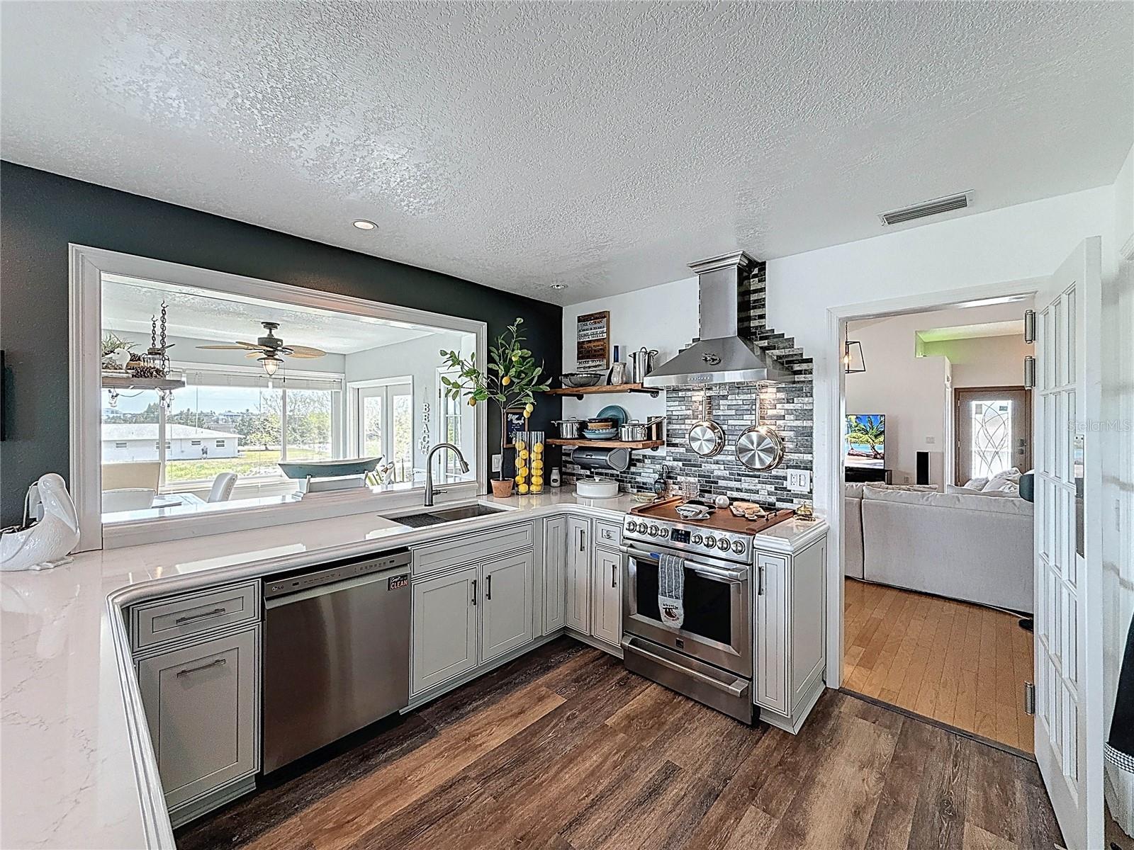 HERNANDO BEACH - Residential