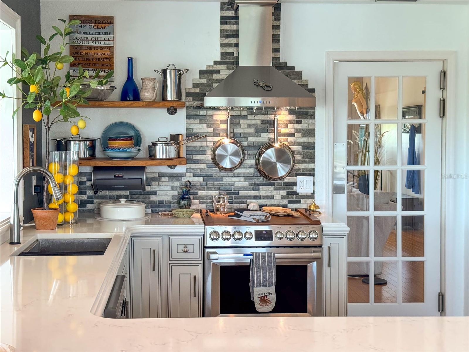 HERNANDO BEACH - Residential