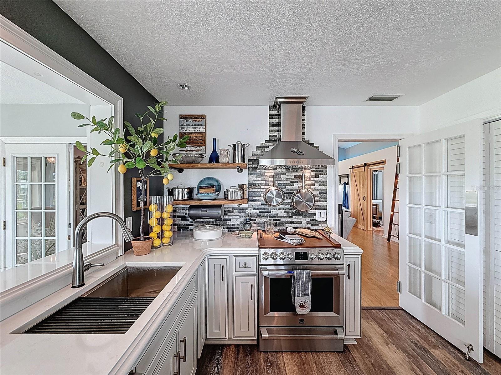 HERNANDO BEACH - Residential