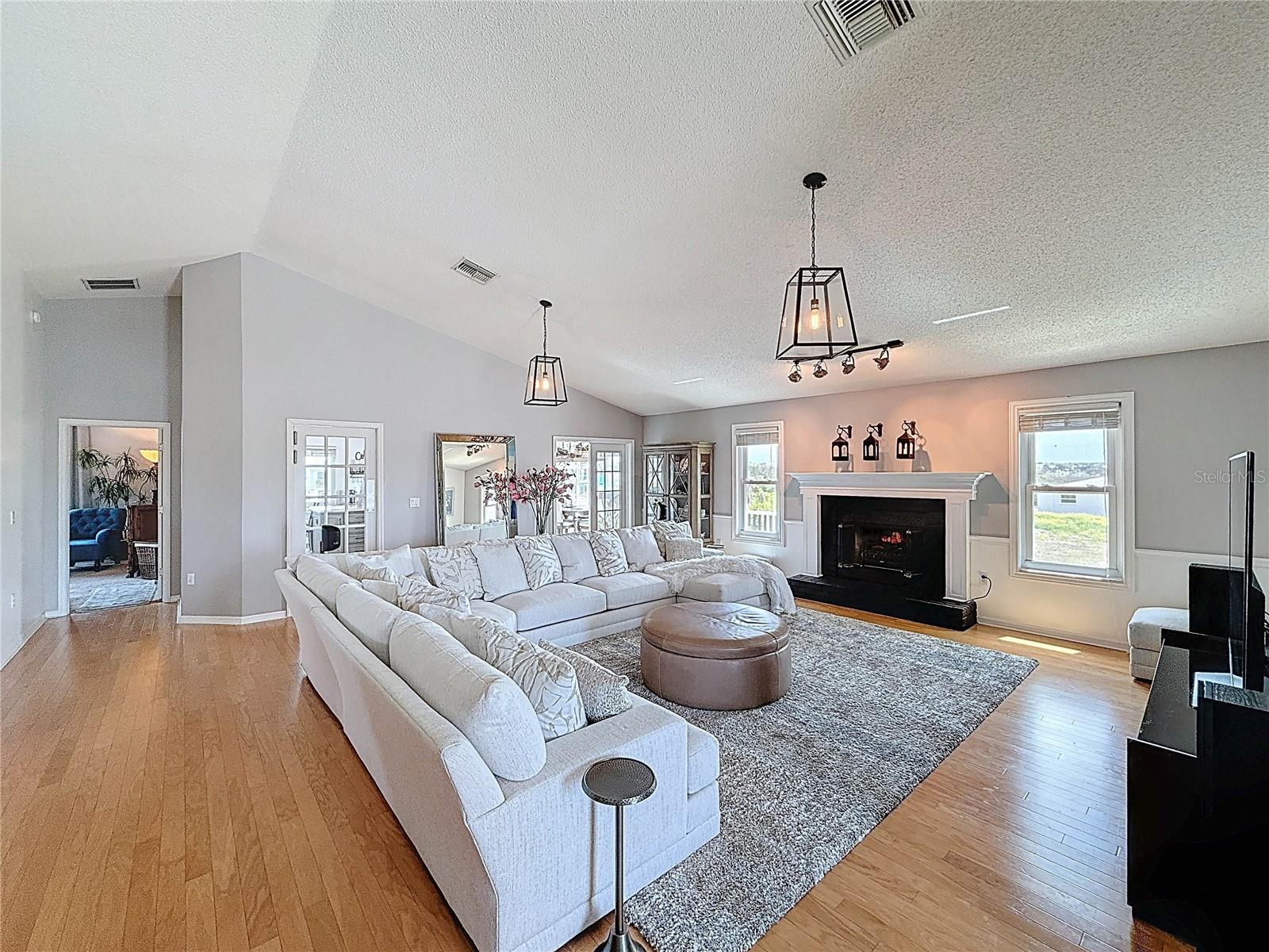 HERNANDO BEACH - Residential