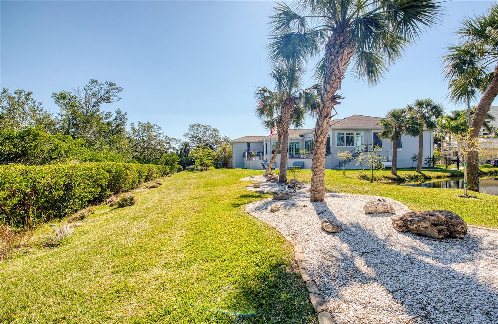 BAY ESTATES - Residential
