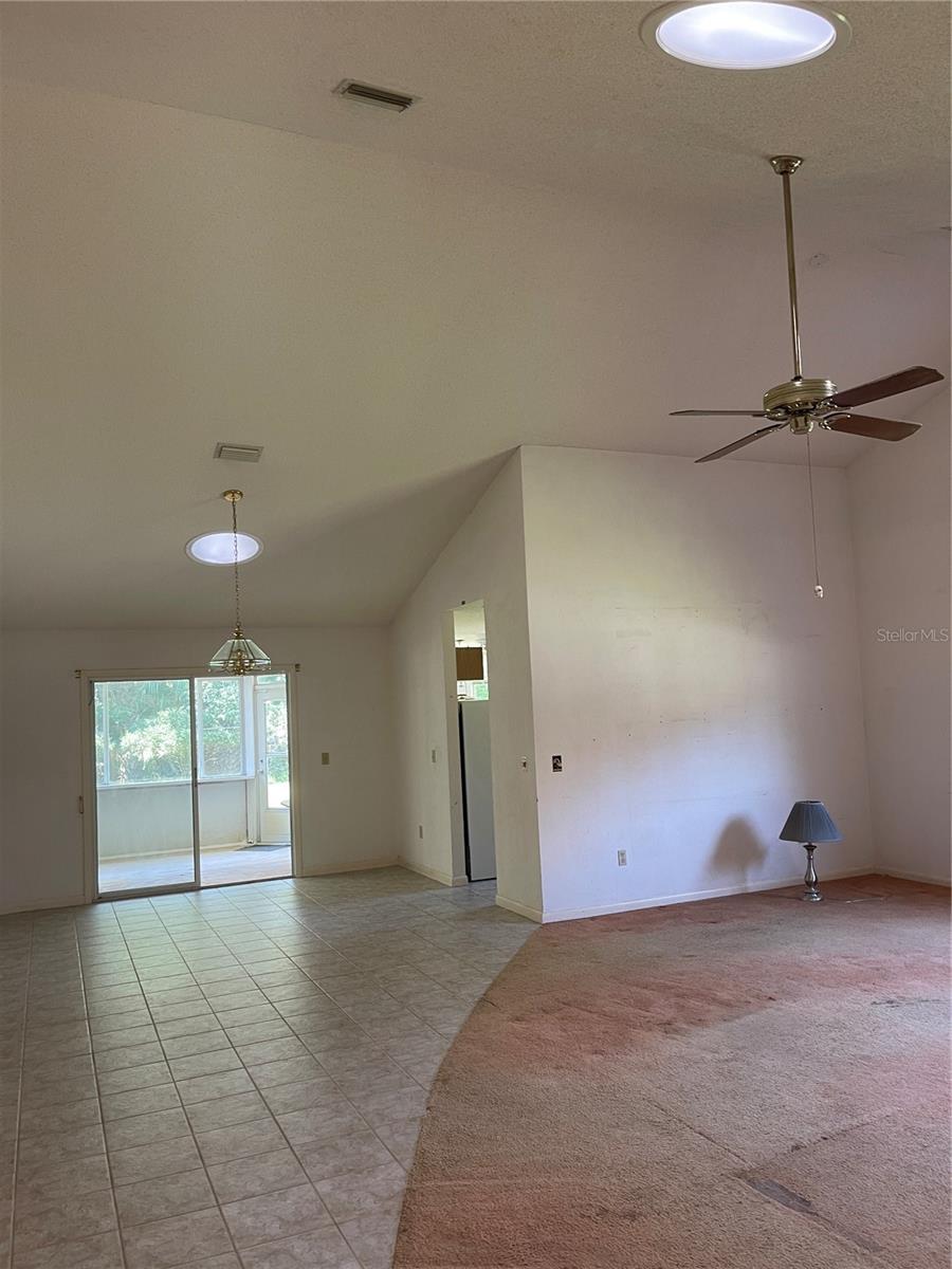 7 BLACKTHORN COURT