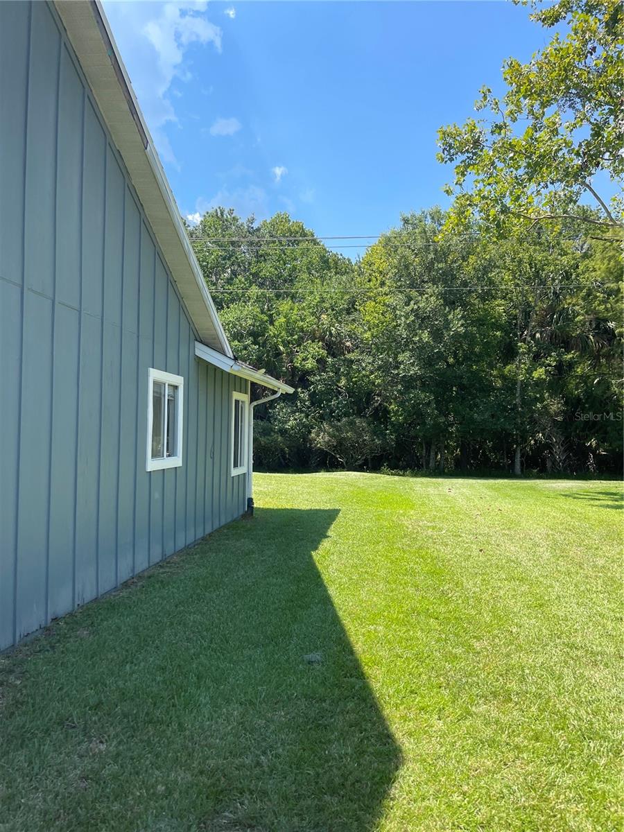 7 BLACKTHORN COURT
