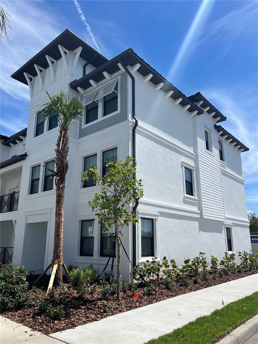 View TAMPA, FL 33611 townhome