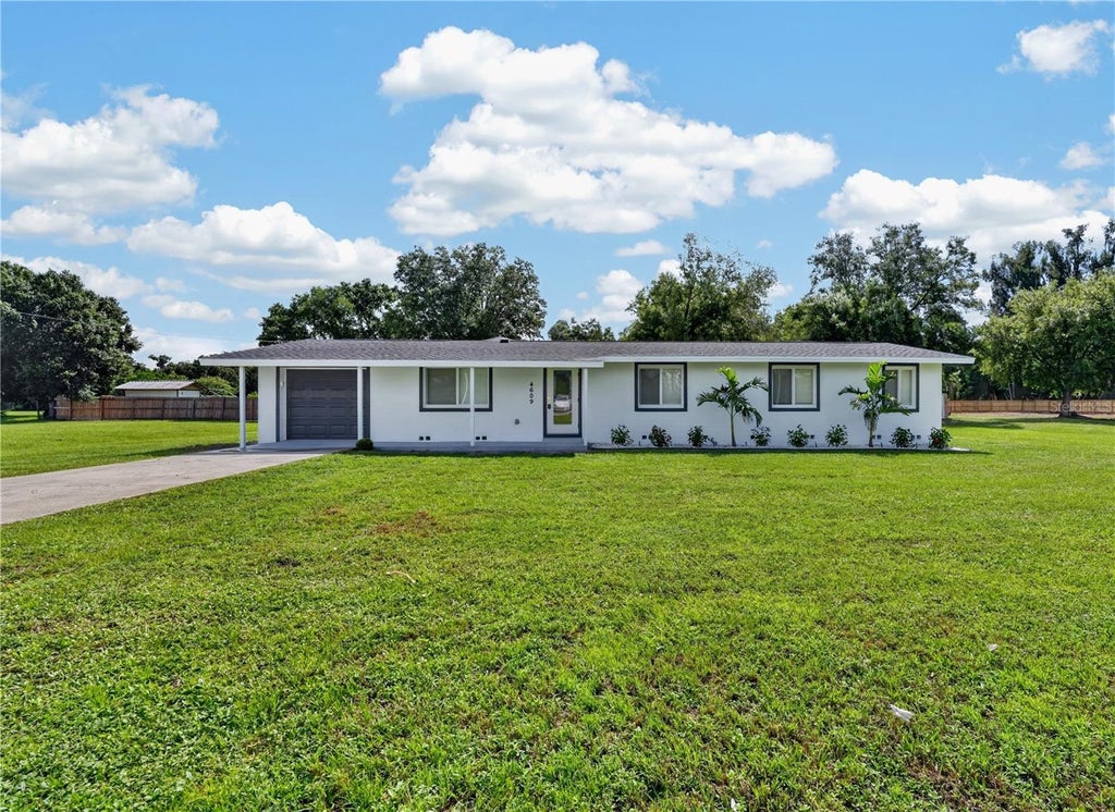 Photo of 4609 60th Street E, Bradenton, FL 34203 (MLS # TB8544264)