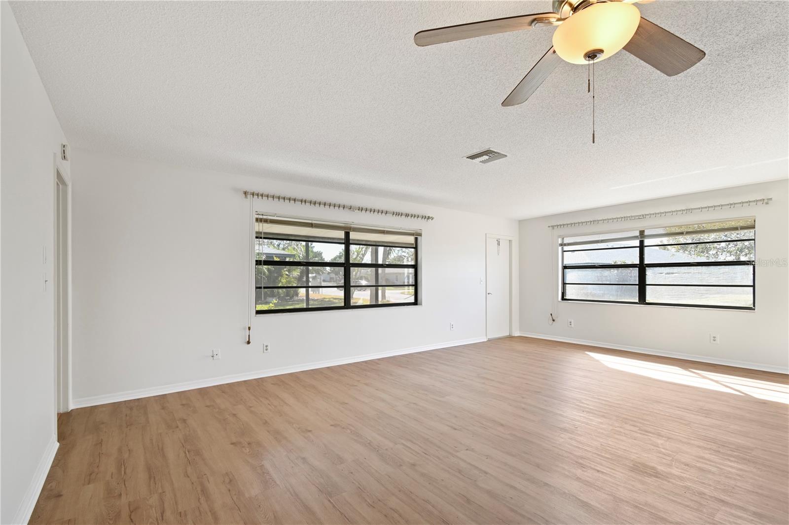 2122 HEREFORD DRIVE 511