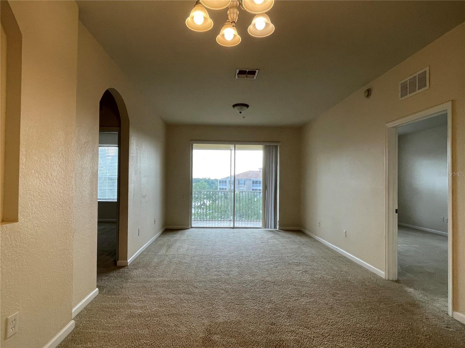 3 bedrooms and 2 baths corner unit on the 4th floor (top floor) in the gated community of Stonebridge Reserves at MetroWest.