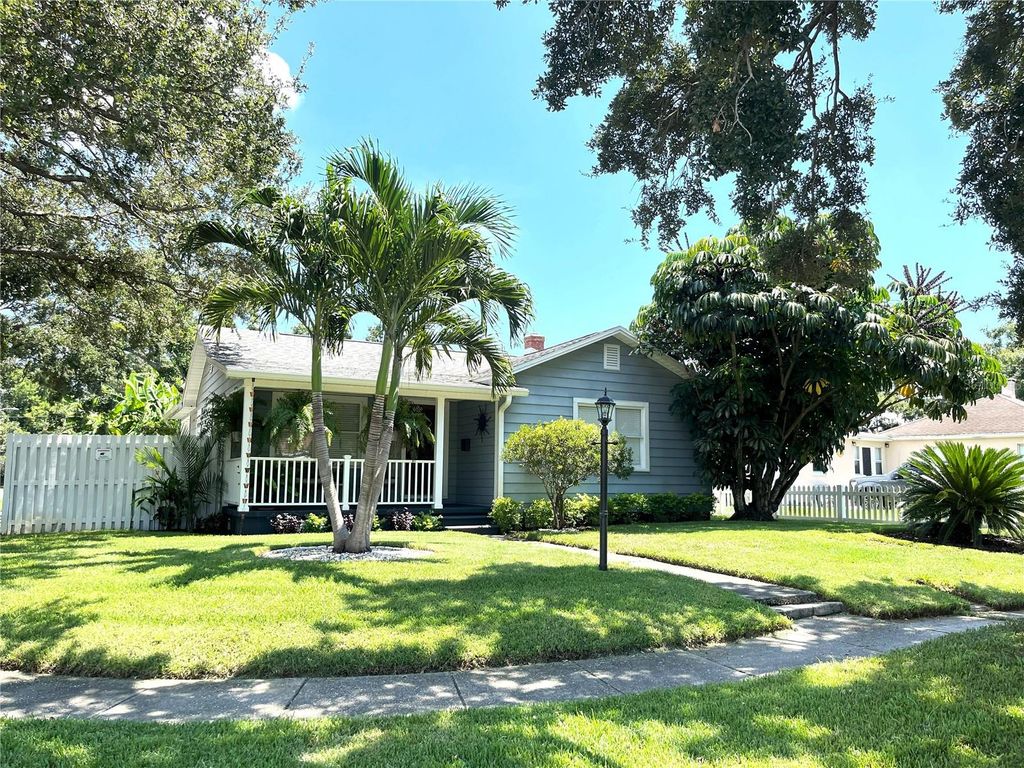 Photo of 931 35th Street N, St Petersburg, FL 33713 (MLS # TB8435282)