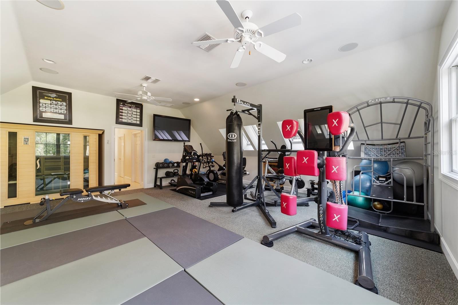 COUNTRY CLUB/OCALA UN 02 - Residential