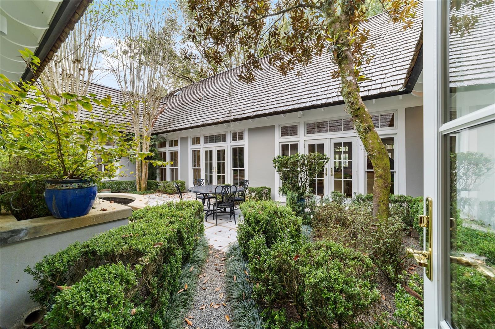 COUNTRY CLUB/OCALA UN 02 - Residential