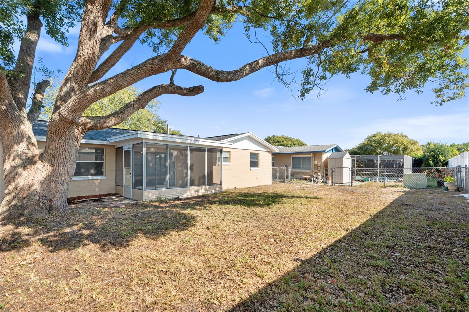 REGENCY PARK - Residential