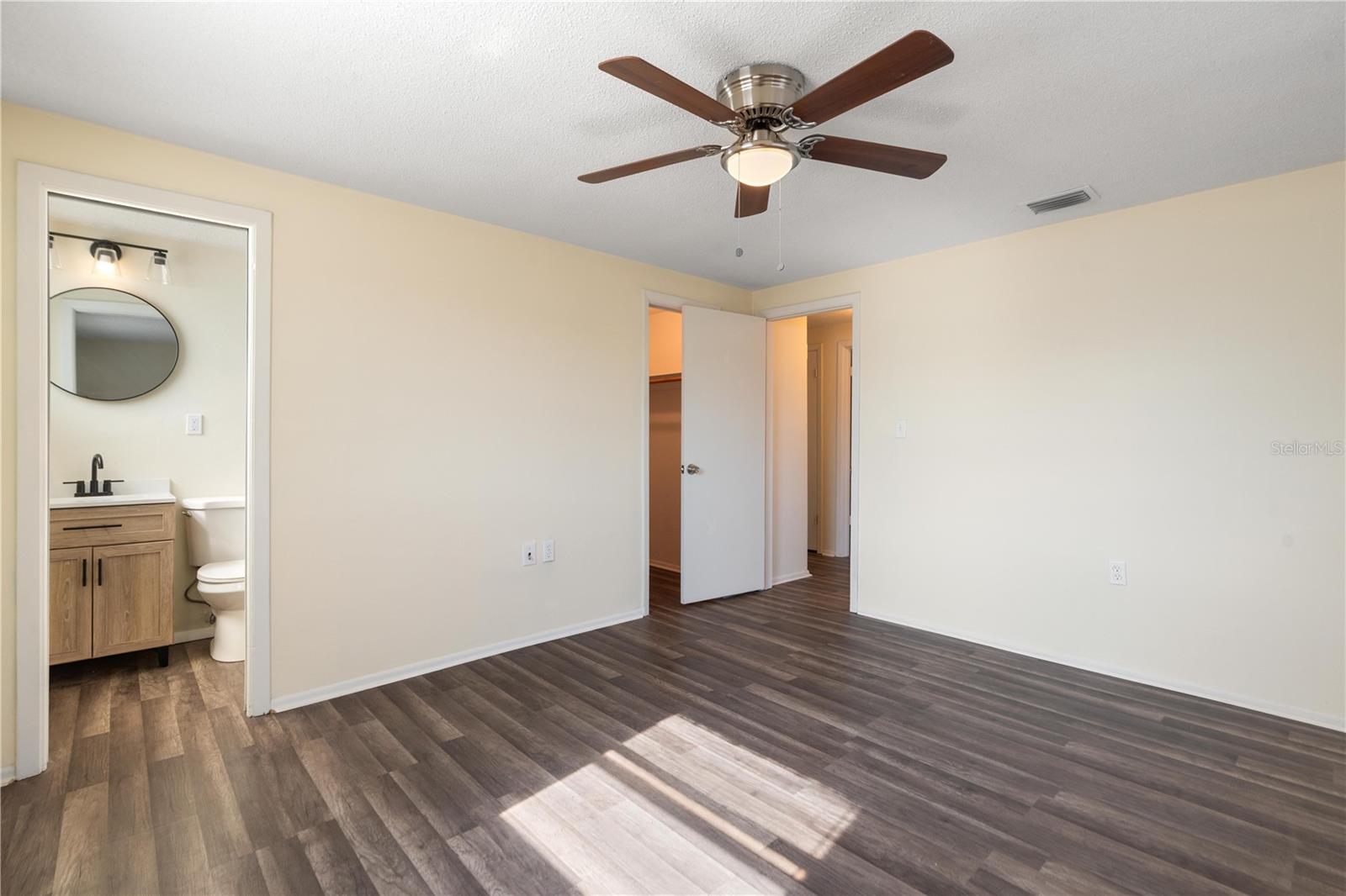 REGENCY PARK - Residential