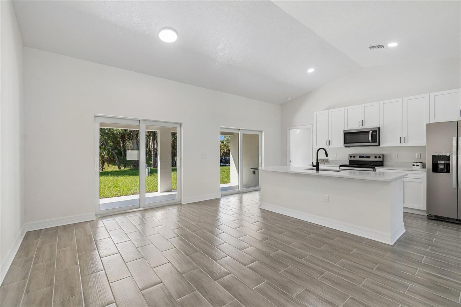 5535 TEVIS TERRACE