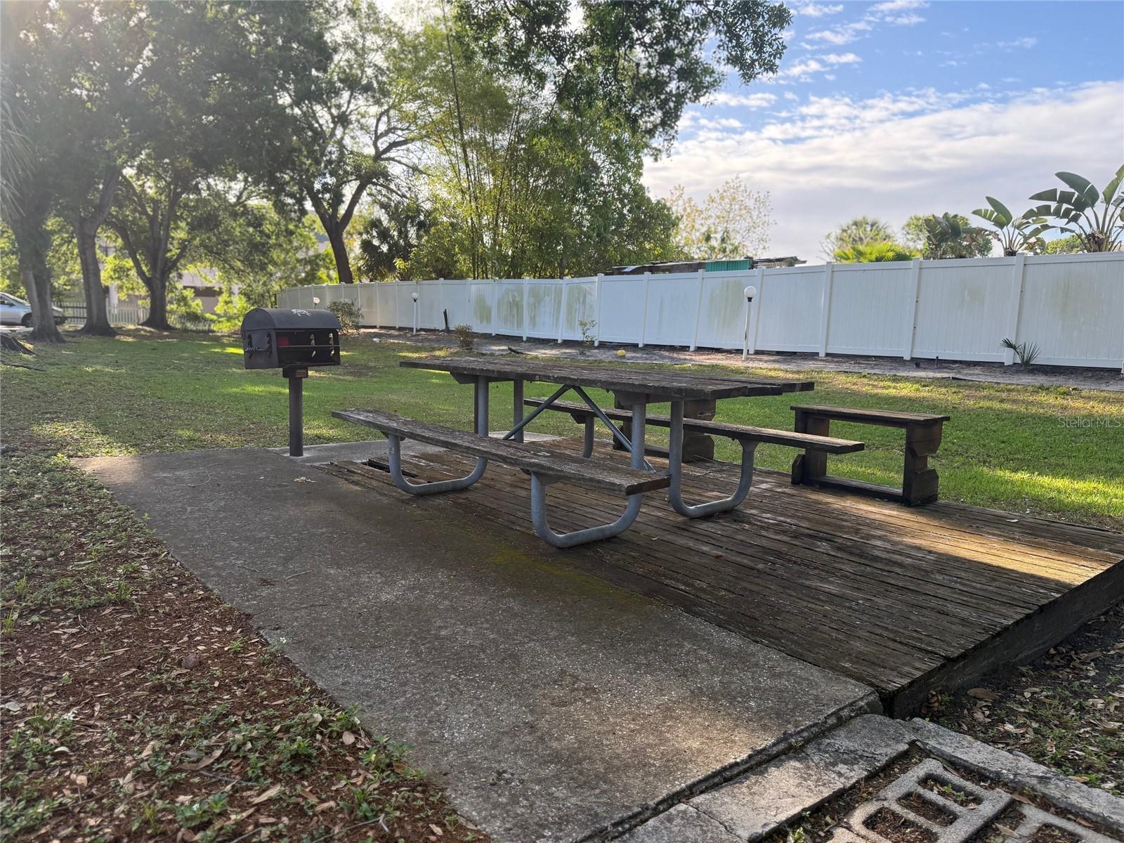 OAK LAKE CONDO - Residential