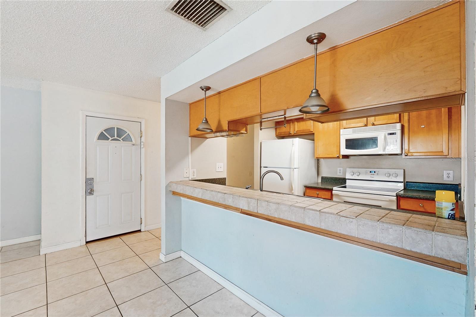 OAK LAKE CONDO - Residential