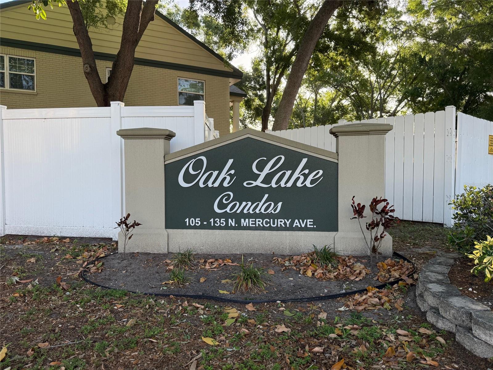 OAK LAKE CONDO - Residential