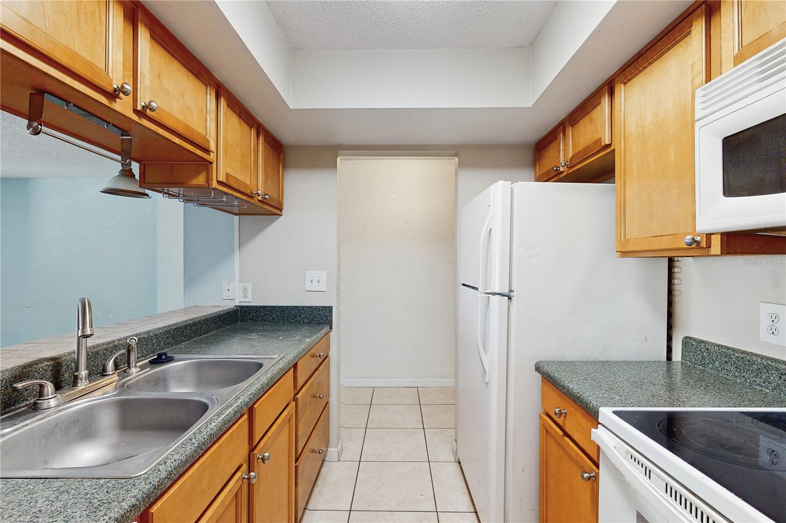 OAK LAKE CONDO - Residential