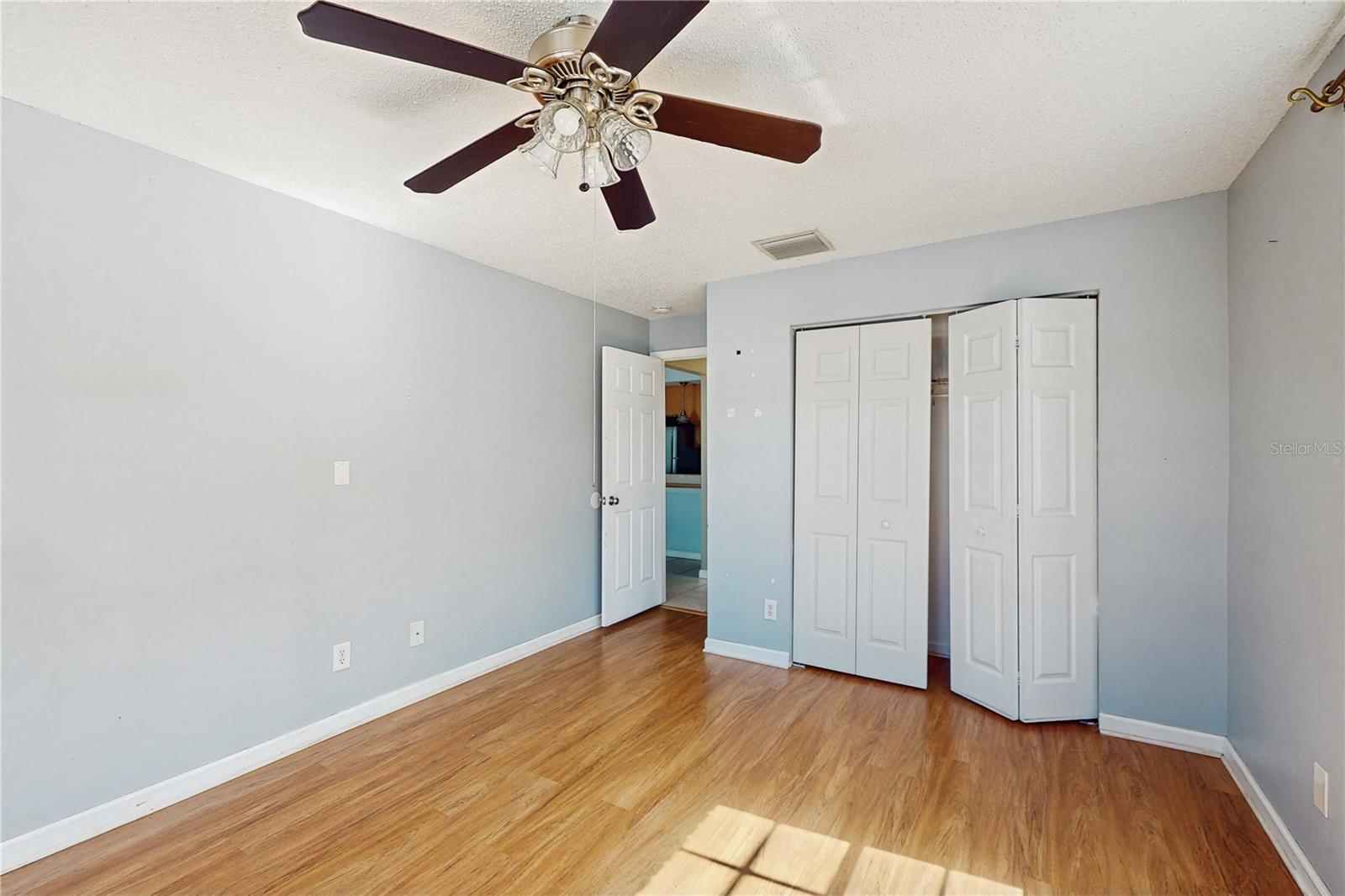 OAK LAKE CONDO - Residential