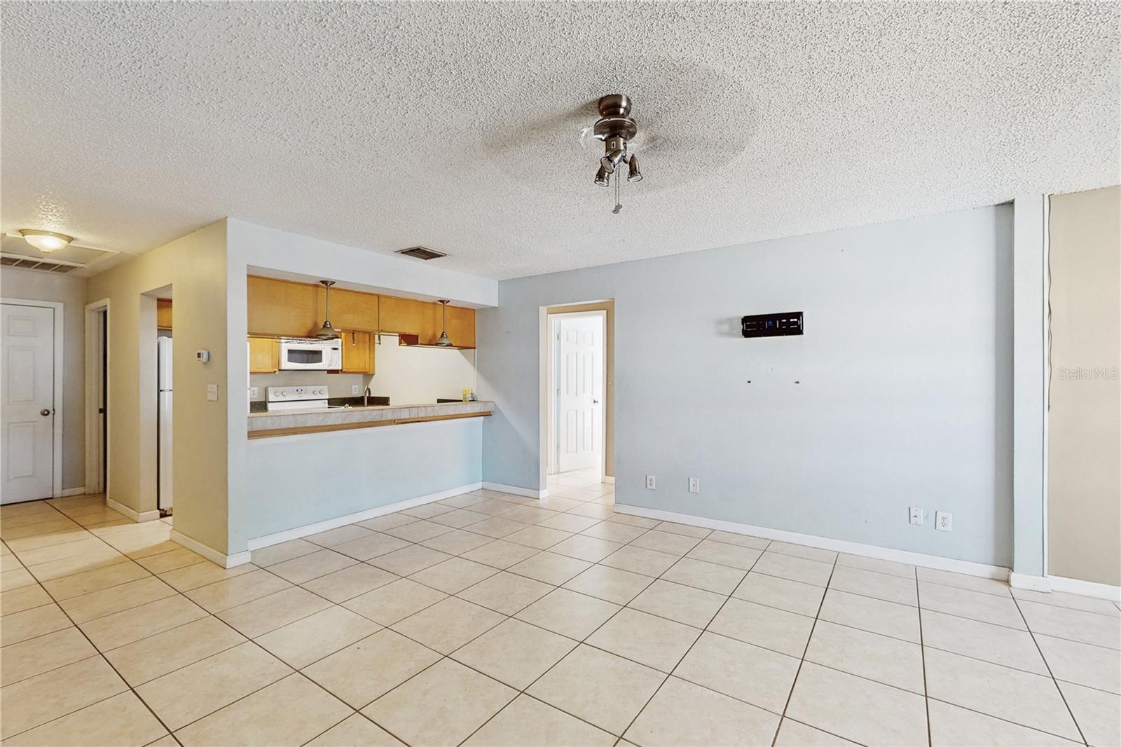 OAK LAKE CONDO - Residential