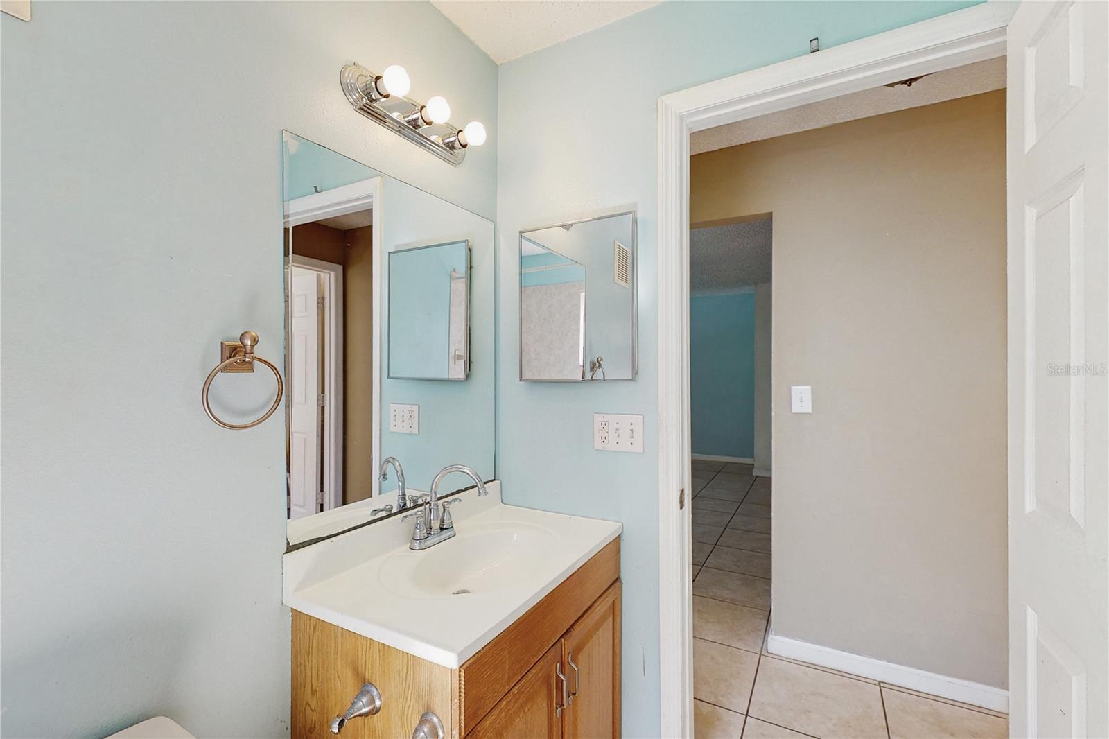 OAK LAKE CONDO - Residential