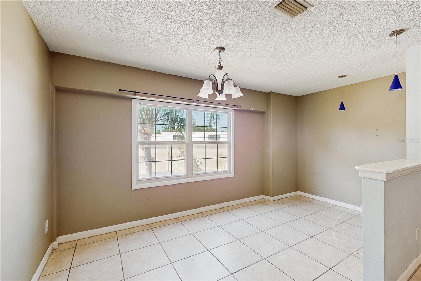 OAK LAKE CONDO - Residential