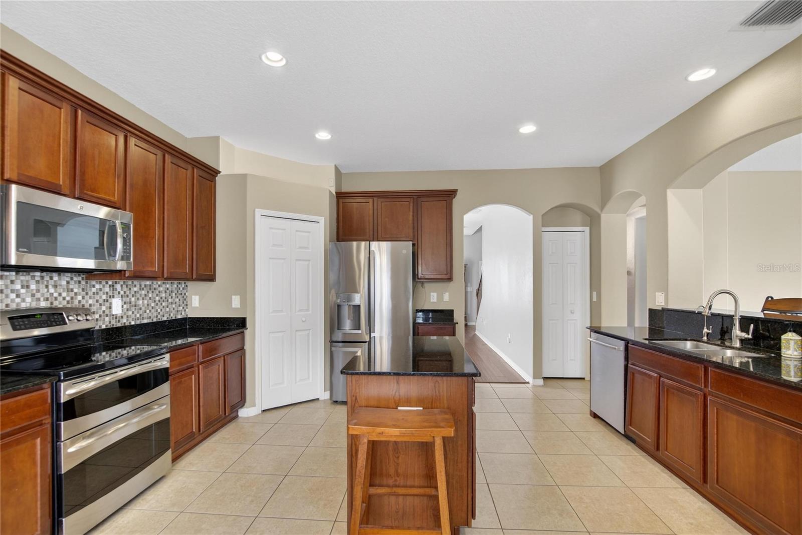 SUMMERFIELD VILLG 1 TRCT 18 - Residential