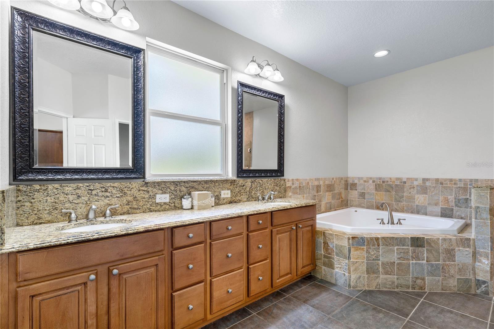 LAKE HARNEY WOODS PH 02 - Residential